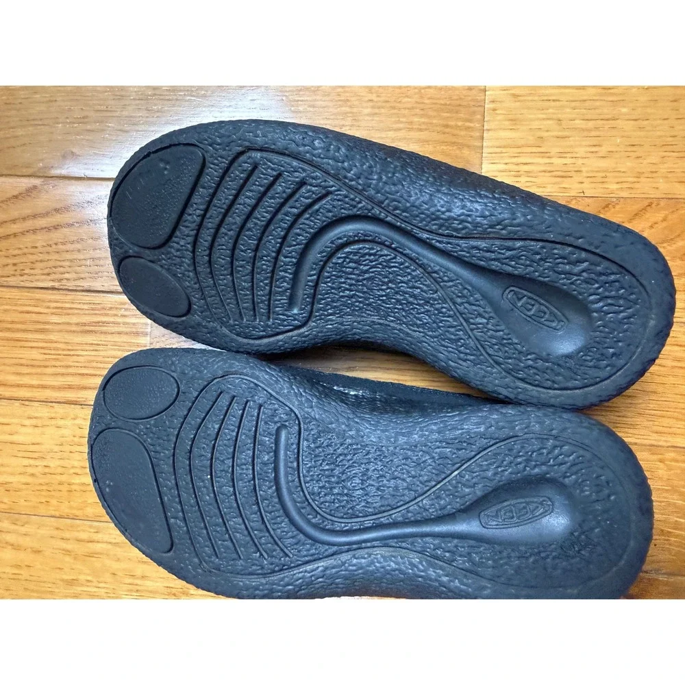 KEEN Kids Howser II Black‎ Quilted Fleece Lined Slip On Slipper Shoes Size 2 US
